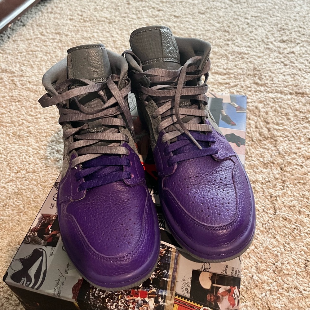 WMNS Air Jordan SE UC